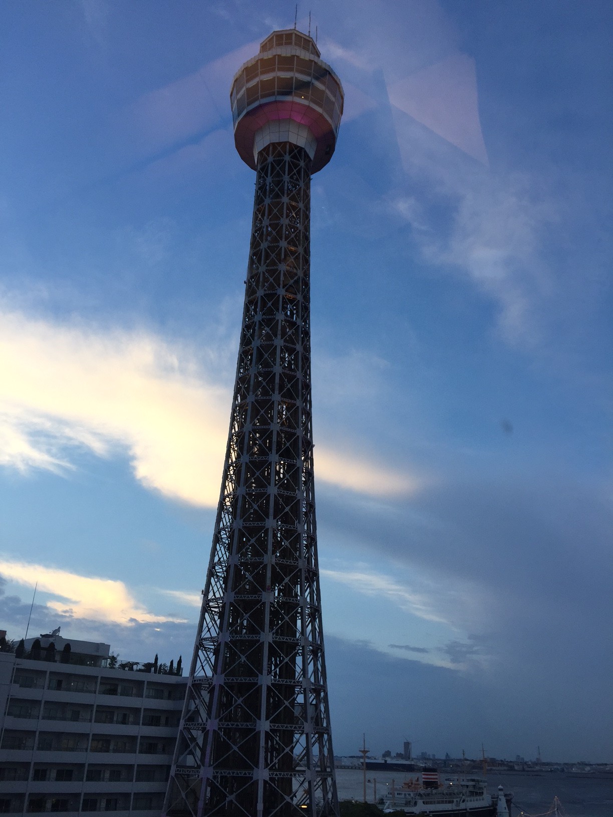 横浜の某タワーをこんな角度で！！